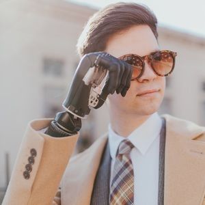 Meet your Posher, Trace